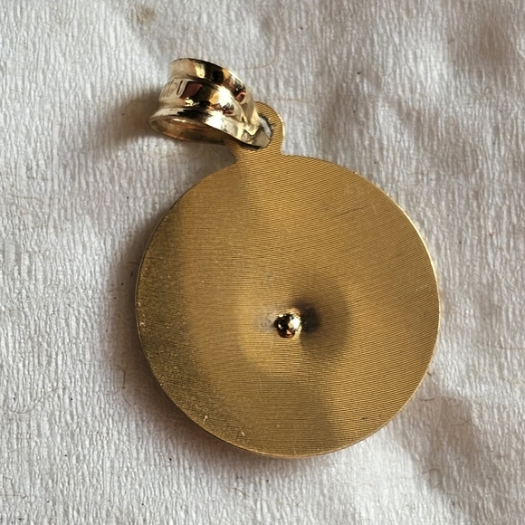 14kt Gold Virgin Mary Pendant - Picture 2 of 2